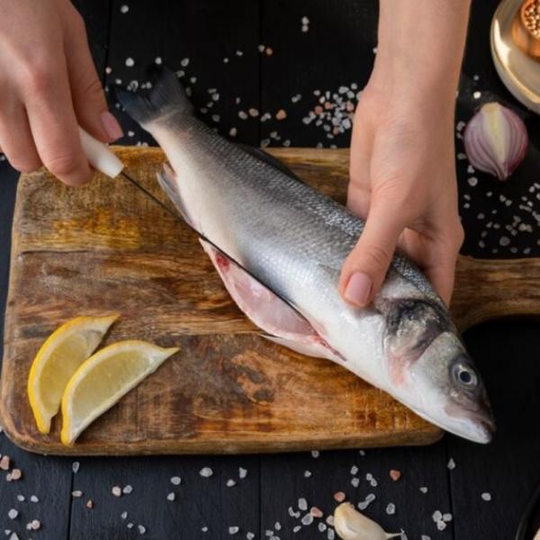 Chi mangia pesce vive più a lungo; scopri perché i pescetariani sono più sani