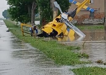 Ferrara, elicottero precipita in un bacino: si cercano due persone