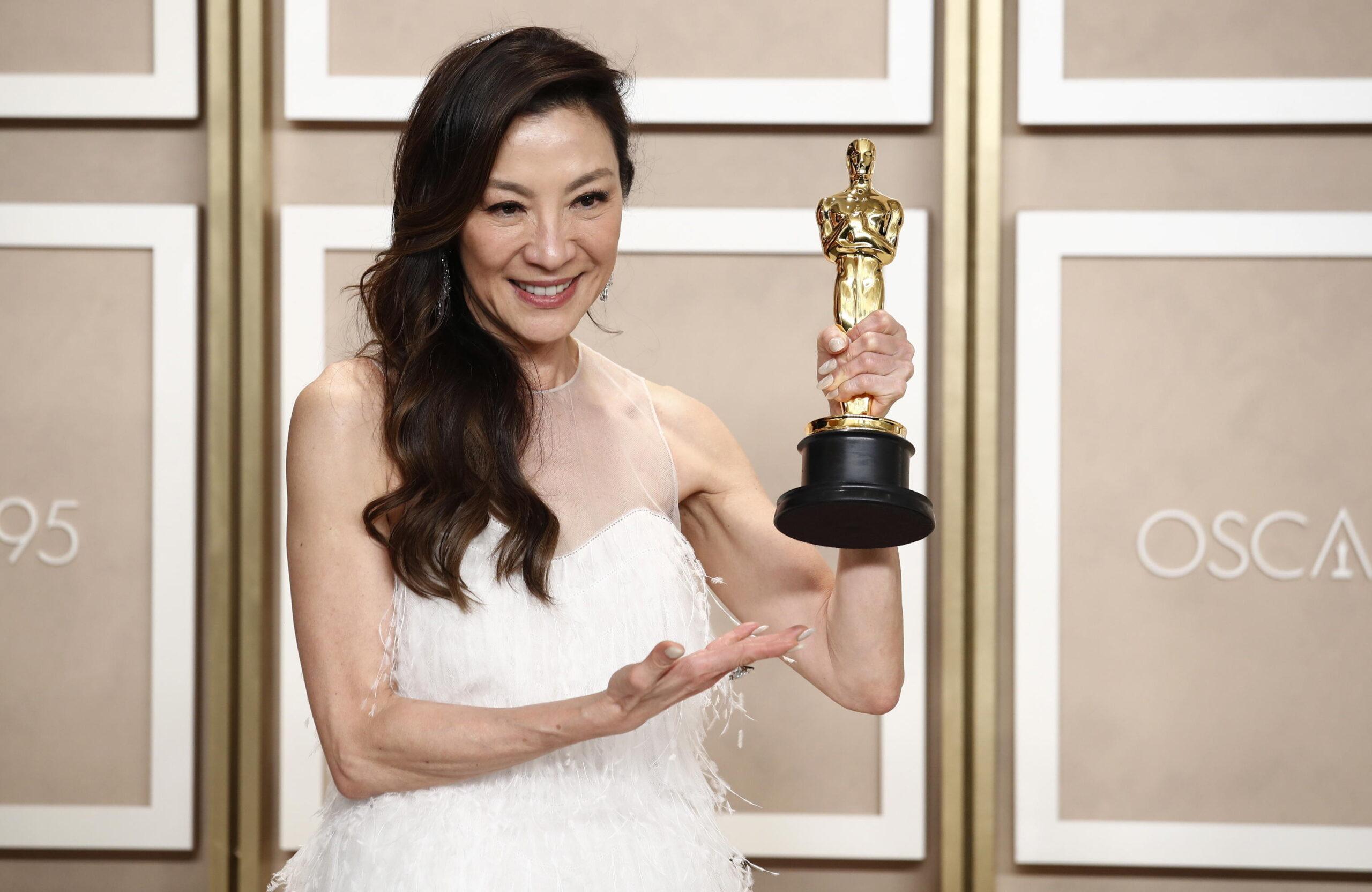 Michelle Yeoh: età, origini e fidanzato e biografia dell’attrice premio Oscar