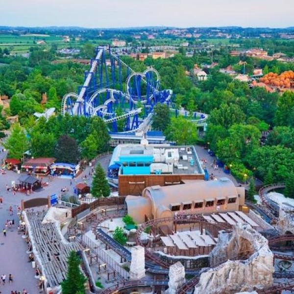 Assunzioni Gardaland e locali lago 2023: si cercano 7mila profili tra addetti ristorazione, biglietterie, manutentori e ingegneri, stipendi maggiorati