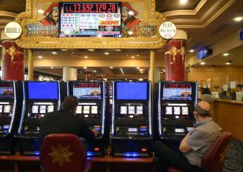 Hackeravano le password per controllare le slot machines, truffa per vincite record