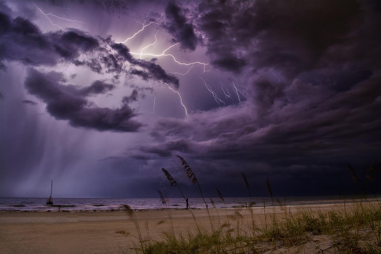 Allerta meteo ciclone Poppea, dove? Ecco le Regioni più a rischio temporali e grandine