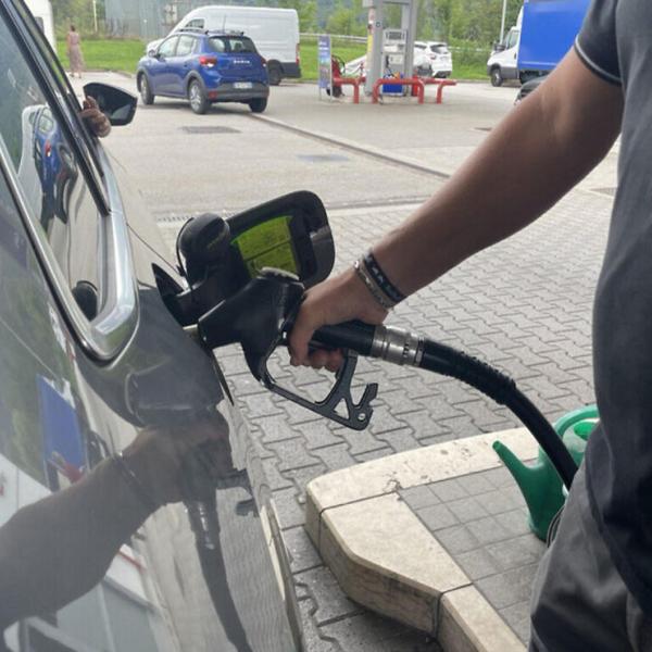 Bonus benzina 80 euro, il 25 settembre in Cdm: ecco le ultime novità, sconti anche per il caro bollette