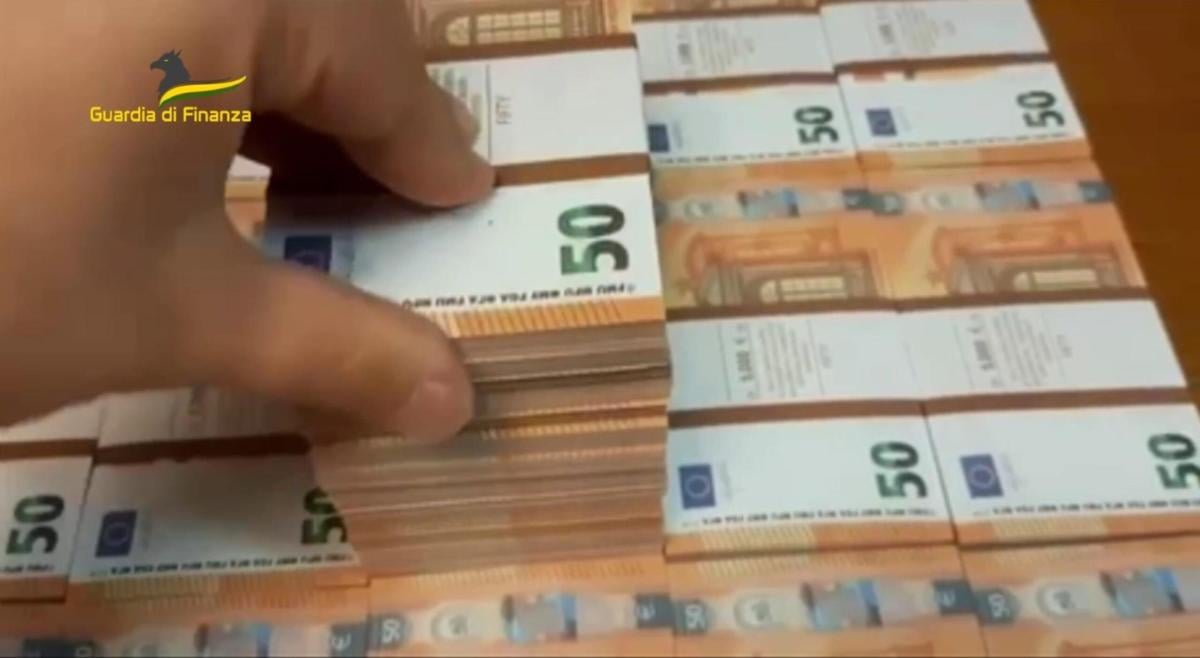 Maxi-sequestro di 7,5 milioni di euro a Modena per false fatture, d…