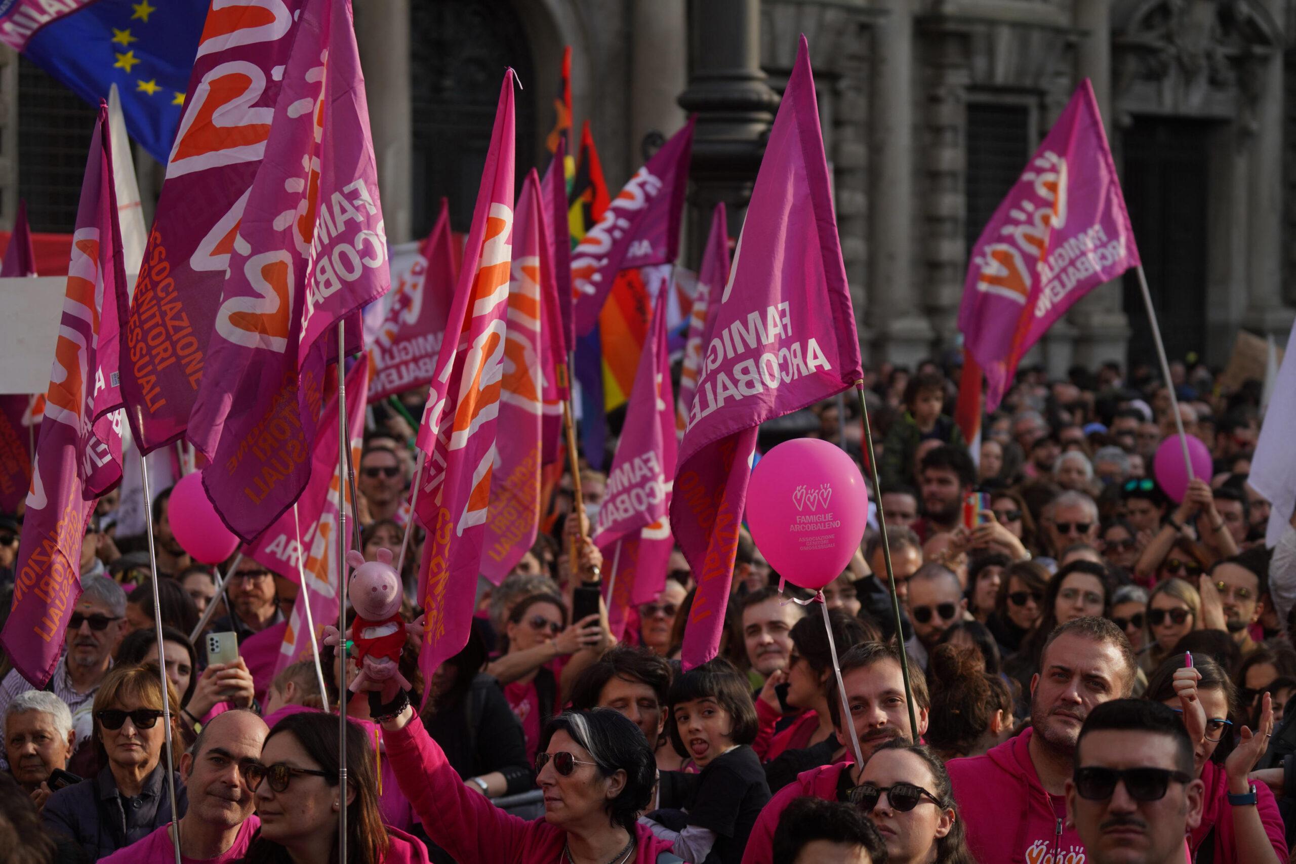 Il sindaco di Pennabilli: “Un figlio gay? Non lo posso ammazzare”. E l’Arcigay lo querela