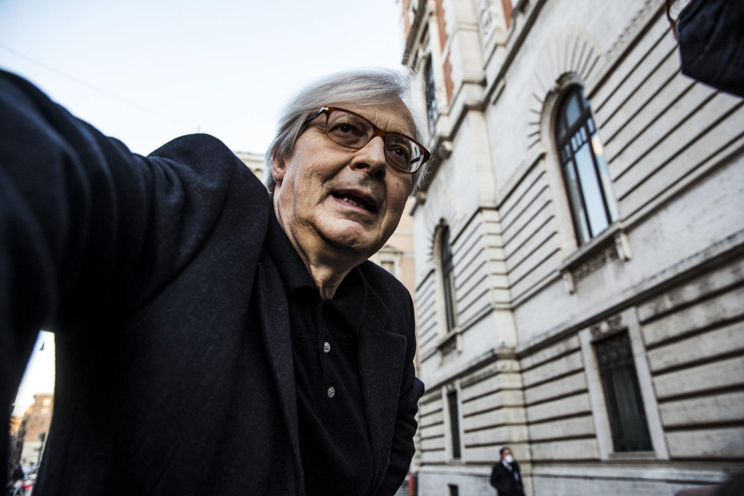 Vittorio Sgarbi multato in Svizzera: “Non verrò mai più”