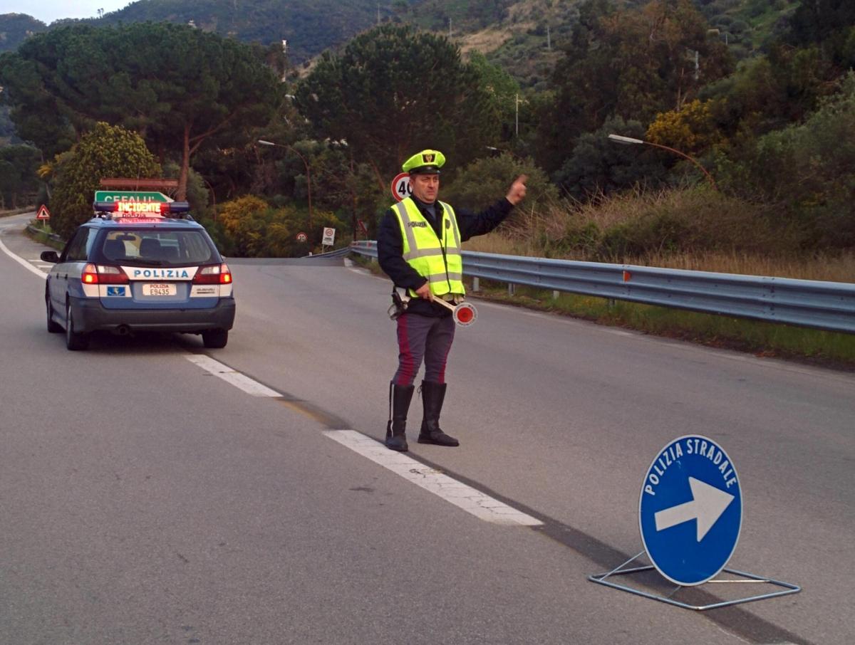 Palermo, incidente sulla SS121: auto si scontra con una moto, un fe…