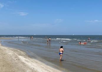 Rimini, tragedia in una spiaggia di Miramare: 37enne annega in mare e muore