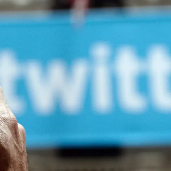 Twitter stop inserzioni, l’abbonamento Premium a 8 dollari