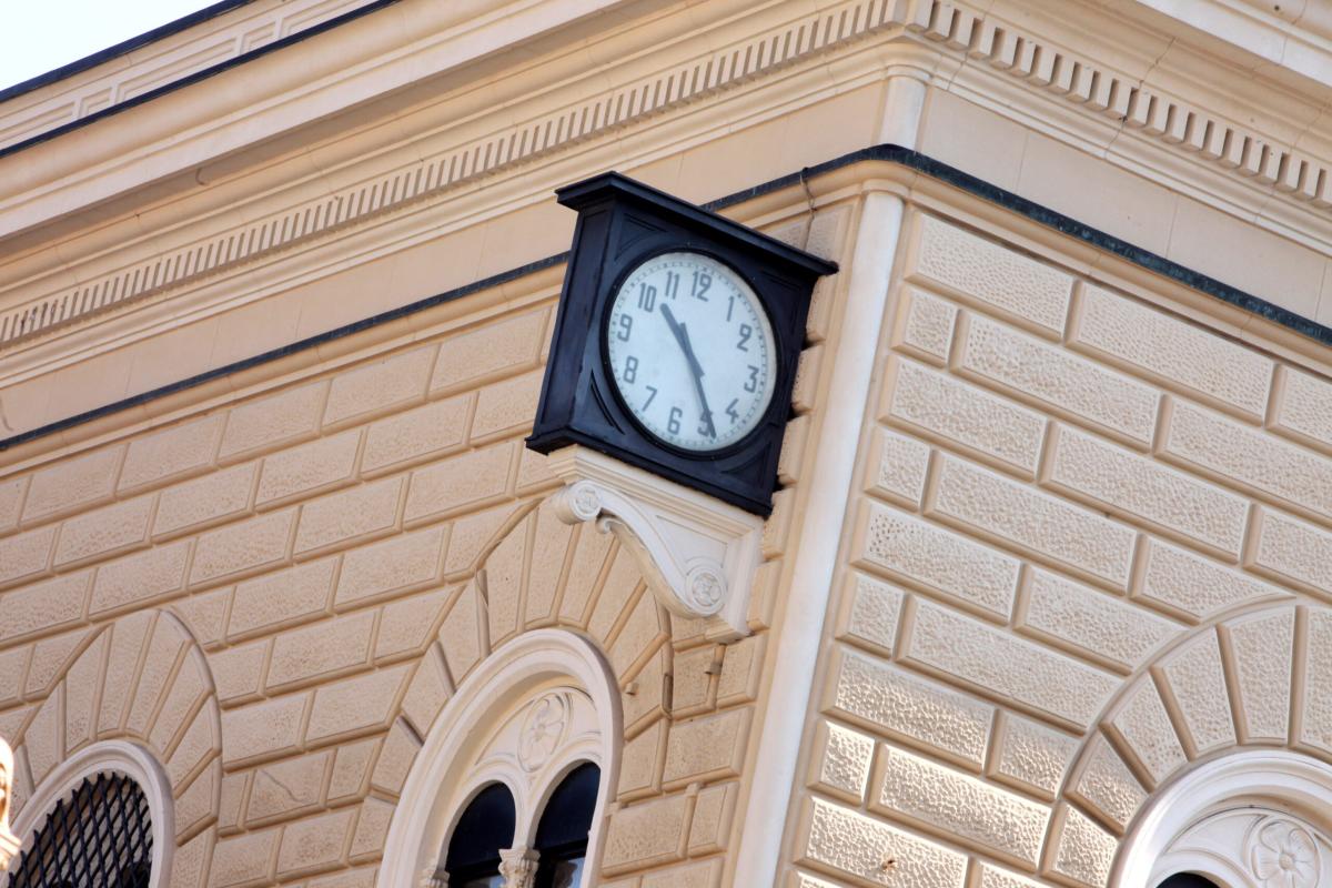 Dove si trova l’orologio della strage di Bologna?