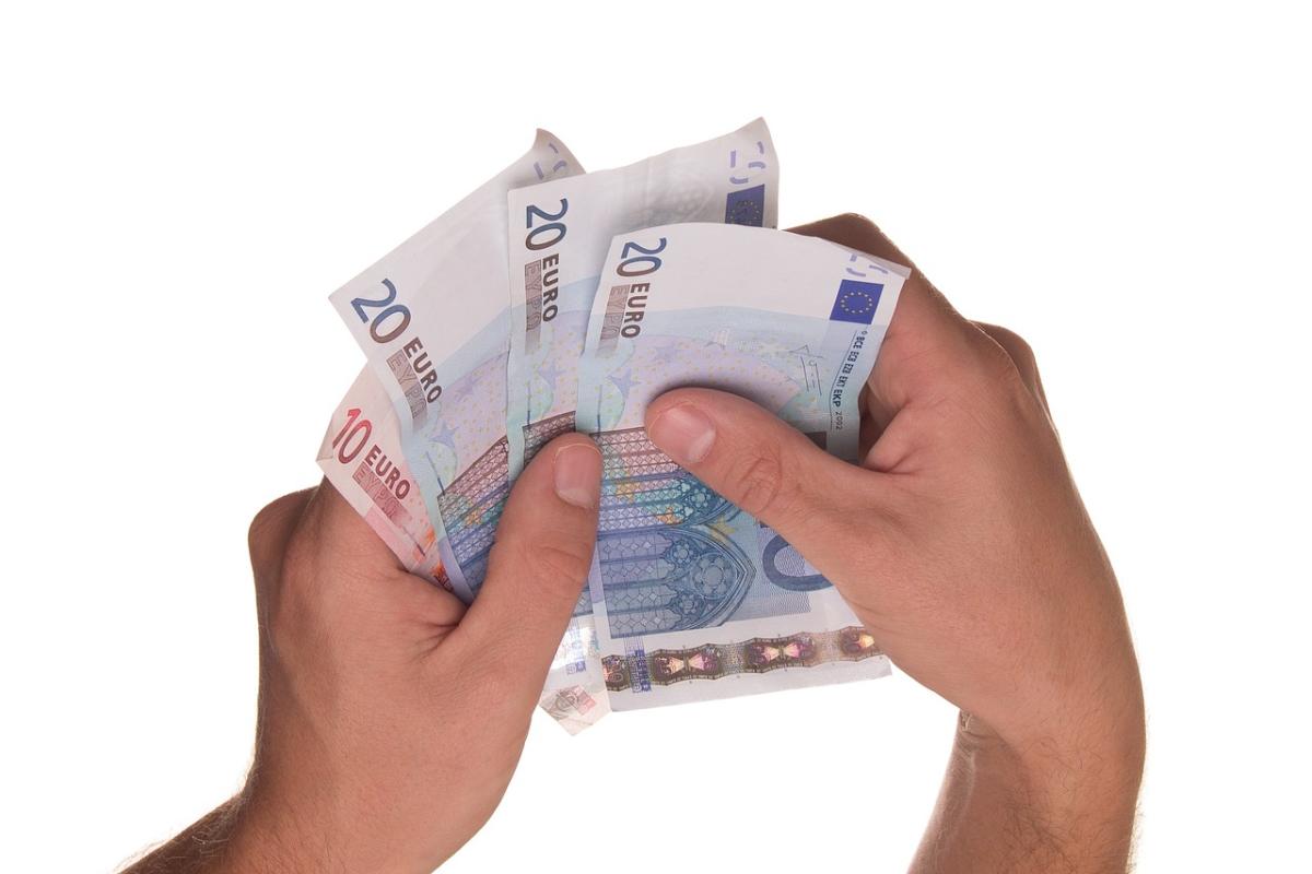 9 euro lordi quanto sono netti? Ecco gli stipendi con il salario mi…