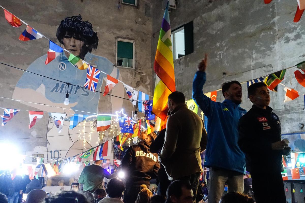 Festeggiamenti Napoli, il messaggio degli ultras del Varese