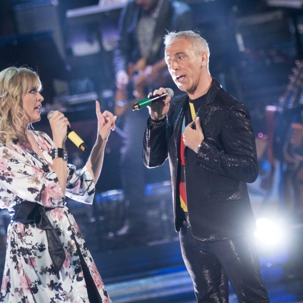 Jalisse a Sanremo 2024: la coppia canta “Fiumi di Parole” dopo 27 anni all’Ariston | VIDEO