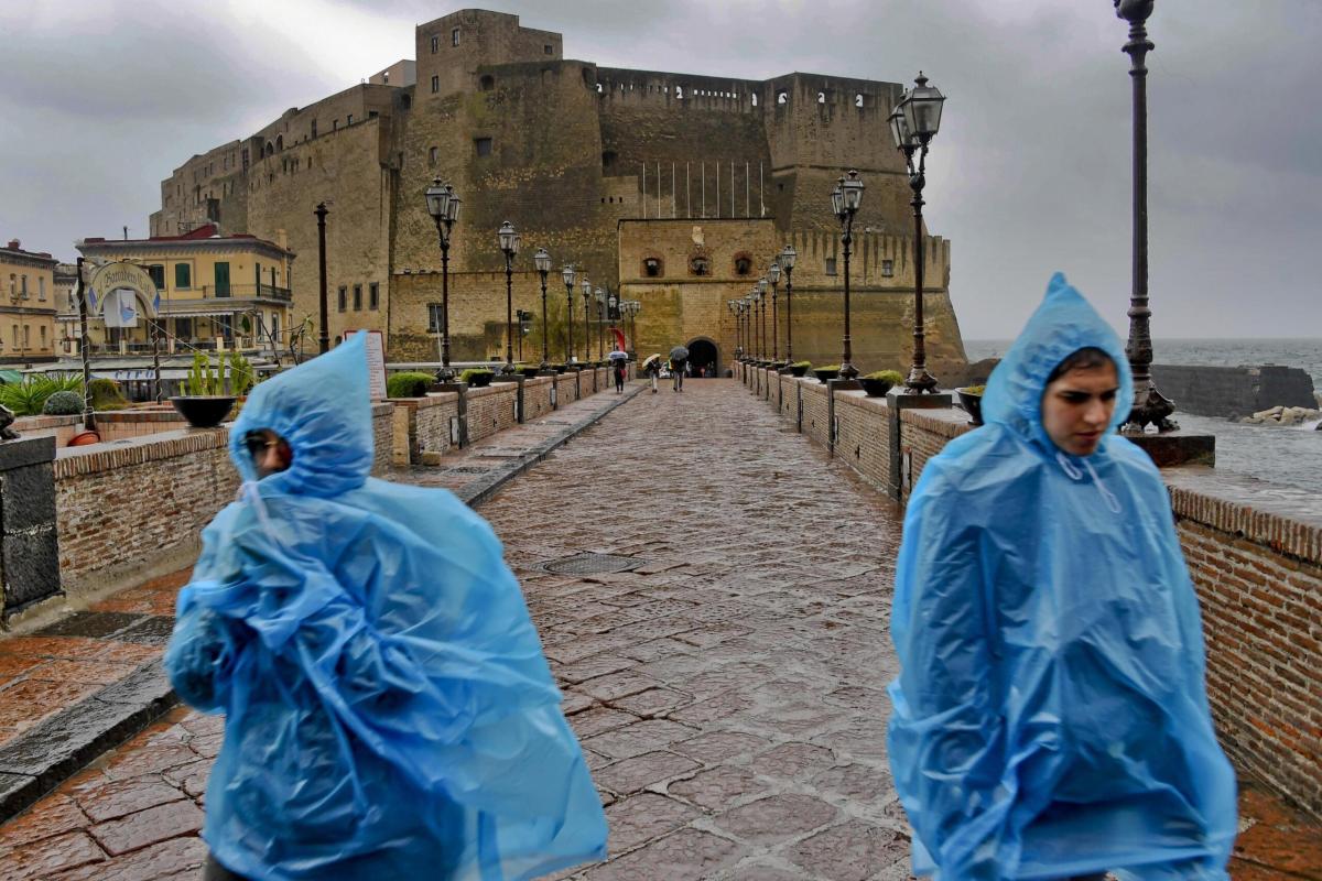 Allerta meteo a Napoli e in tutta la Campania: la situazione e le p…