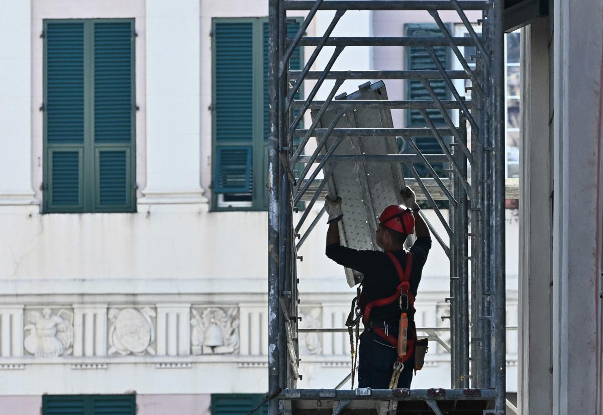 Istat, tasso di occupazione da record a febbraio 2024 grazie all’aumento dei posti fissi