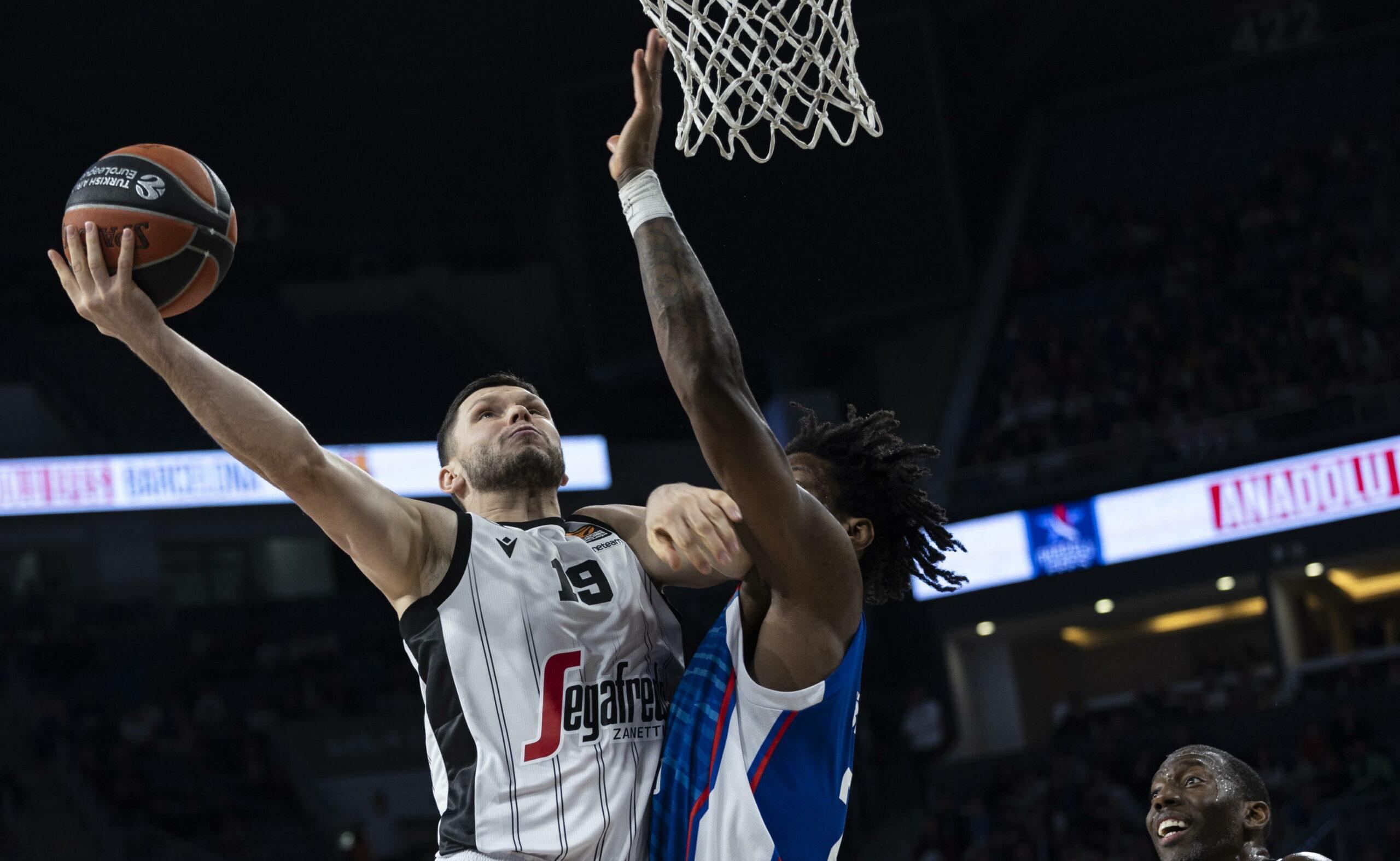 Basket, la Virtus Bologna in campo contro Brindisi nel posticipo