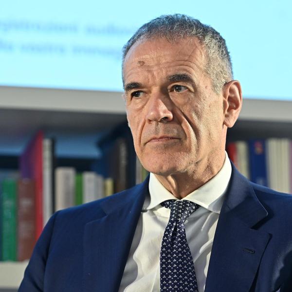 Jobs Act, l’economista Cottarelli: “Mai stato entusiasta della riforma, ma non sono d’accordo con il referendum. Salario minimo? Non è la soluzione al lavoro povero”