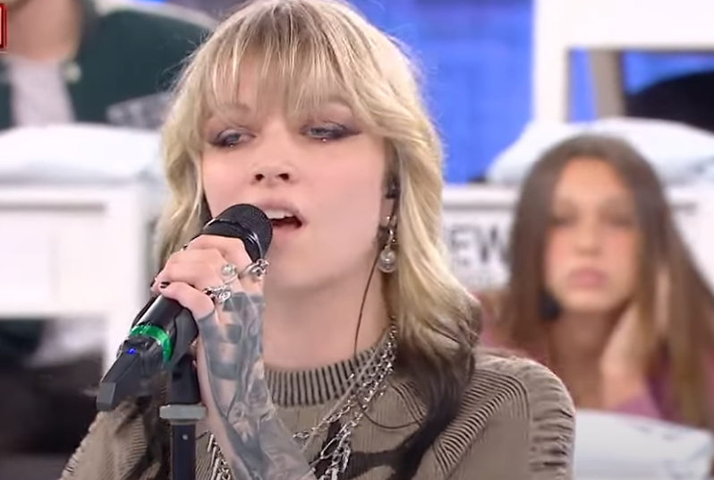 Chi è Mew? Vero nome, vita privata e biografia della cantante di “Amici 23”