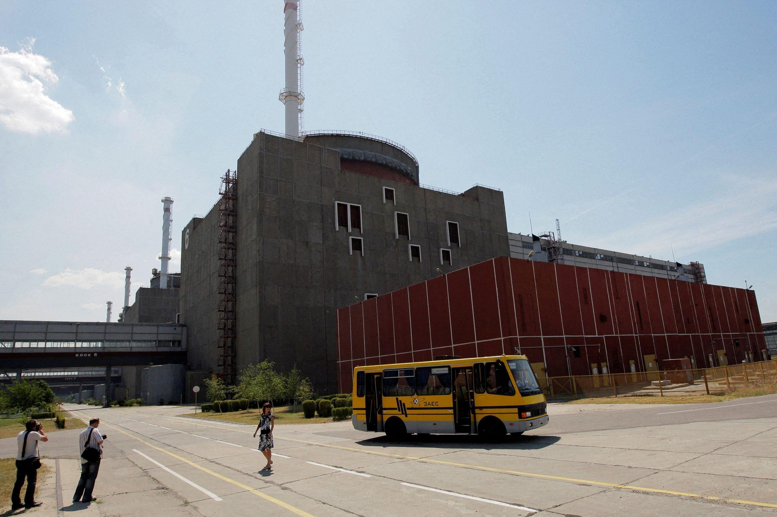 Ucraina, ancora bombardamenti intorno alla centrale di Zaporizhzhia: Aiea in allerta