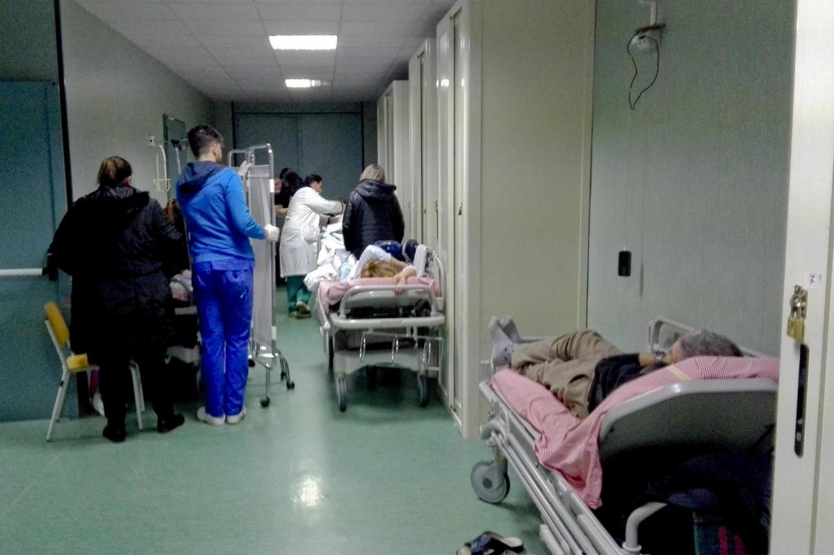 Roma, muore 60enne abbandonata in ospedale: sequestrata la cartella…