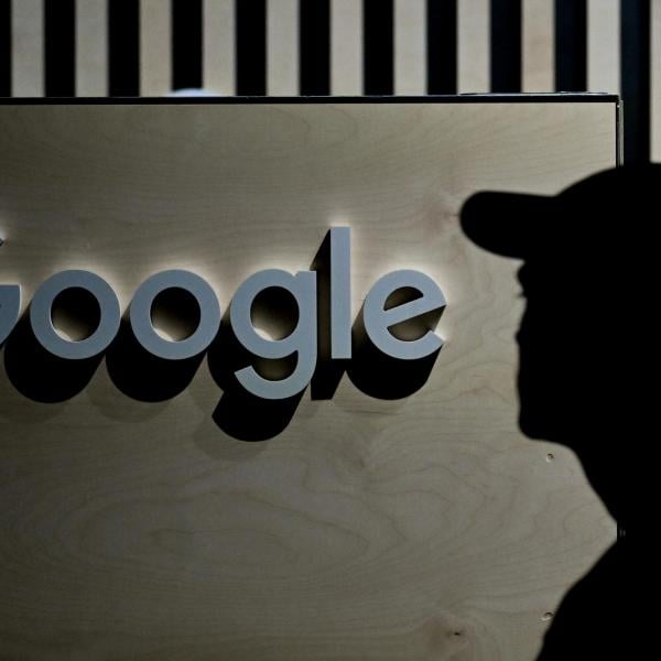 Google licenzia l’ingegnere che aveva definito “senziente” una IA