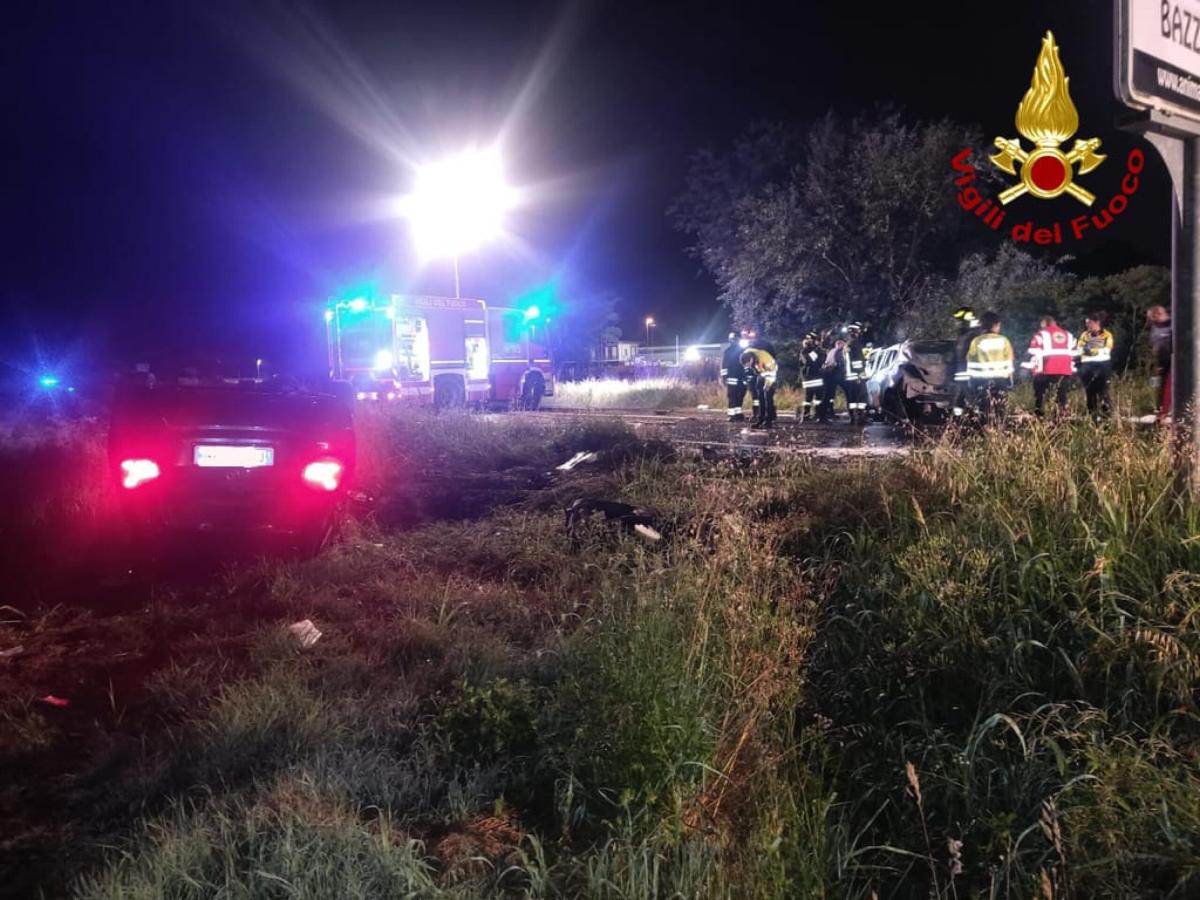 Incidente stradale nel vibonese: finisce con l’auto contro un alber…