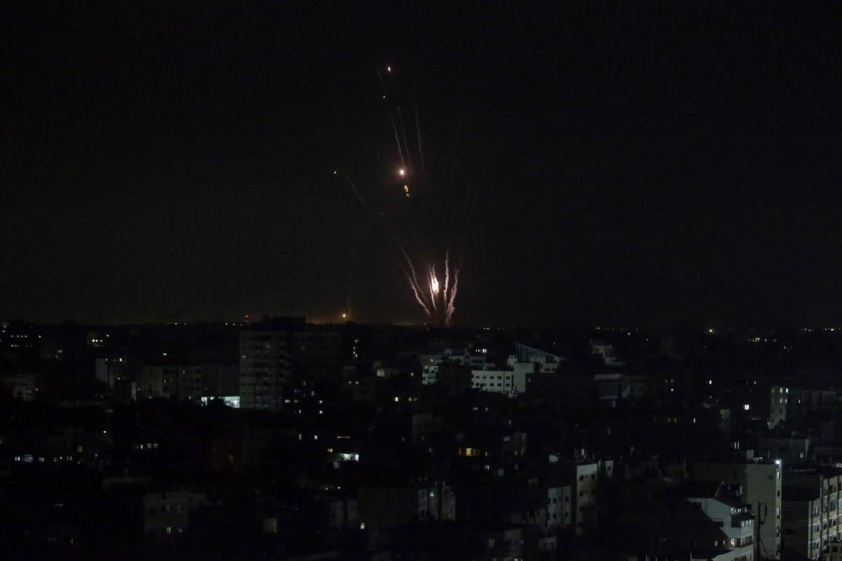 Israele, continuano raid su Gaza. Sale il bilancio delle vittime: 1…