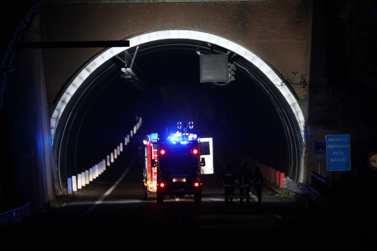 Catania, incidente sulla 114 di Acireale: morta una 18enne