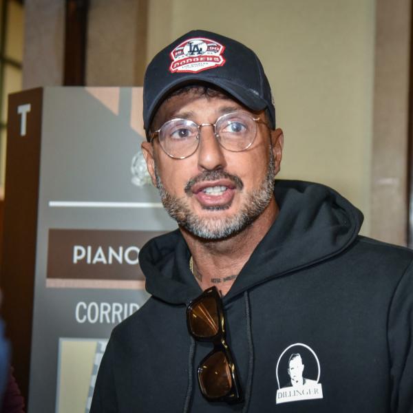 Fabrizio Corona, super party di compleanno per i 50 anni: la reunion con Nina Moric. Assente Belen Rodriguez