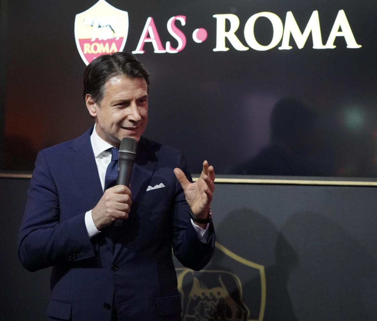 Giuseppe Conte discute in politica ma non la Roma: “Amo i gialloros…