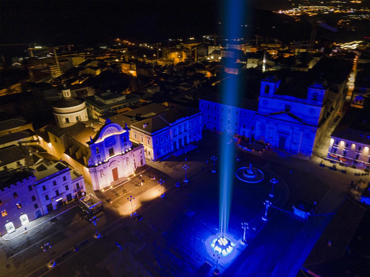 Terremoto L’Aquila, il governatore dell’Abruzzo Marsilio annuncia m…