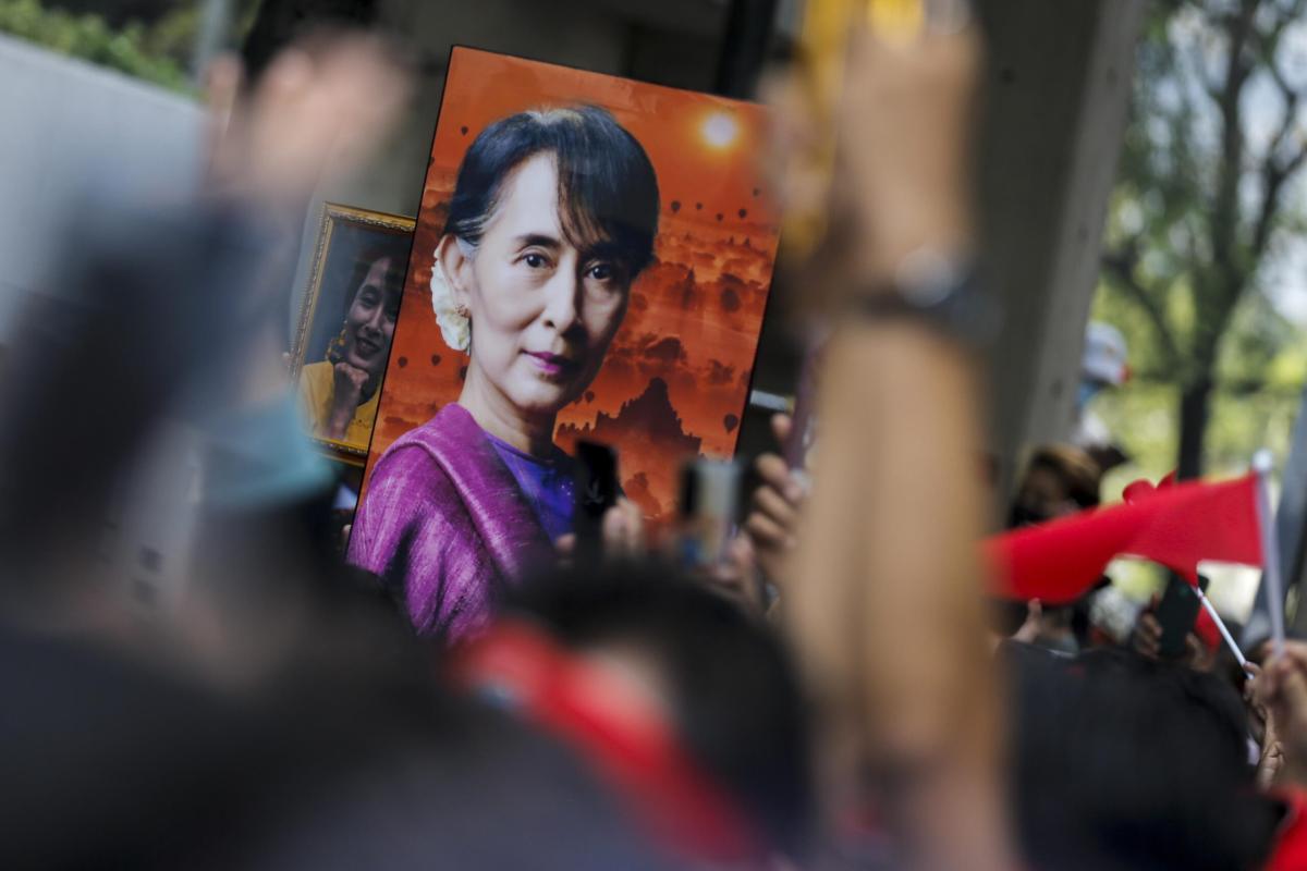 Myanmar, graziata la leader politica Suu Kyi con 7000 oppositori de…