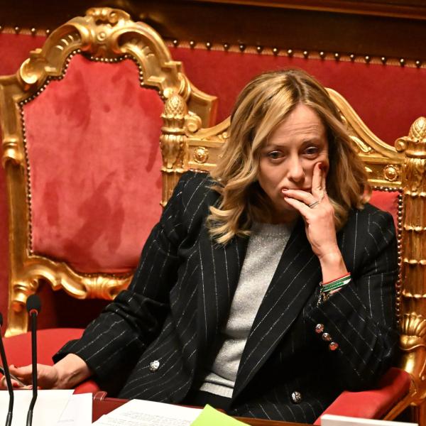 Patto di stabilità, al Senato tutti contro Meloni, le reazioni su Mes, manovra e Draghi | VIDEO