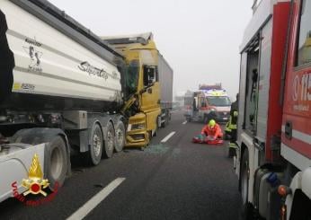 Rovato, frontale tra auto e tir: schianto mortale per uno dei conducenti