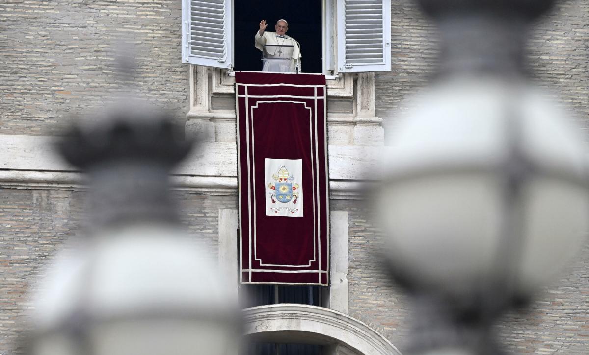 Papa Francesco all’Angelus dell’Immacolata: “Come Maria stupirsi de…