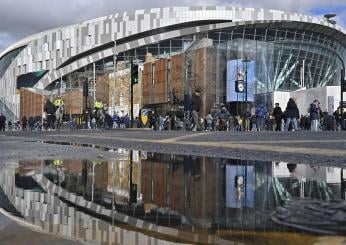 Londra, accoltellato un uomo nei pressi dello stadio del Tottenham: ma la gara con il Nottingham Forest si gioca lo stesso