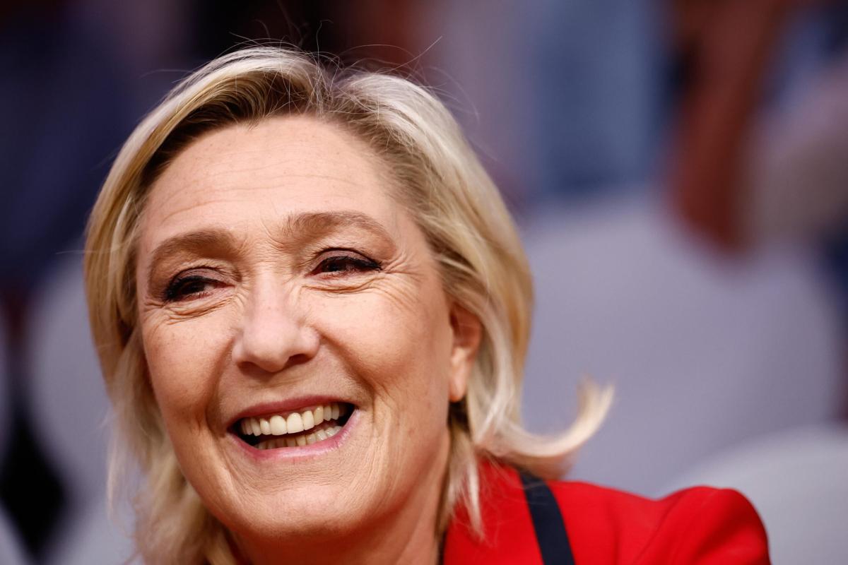 Elezioni in Francia 2024, Le Pen già pronta in caso di vittoria al secondo turno: “Il nostro sarà un governo pronto e competente”