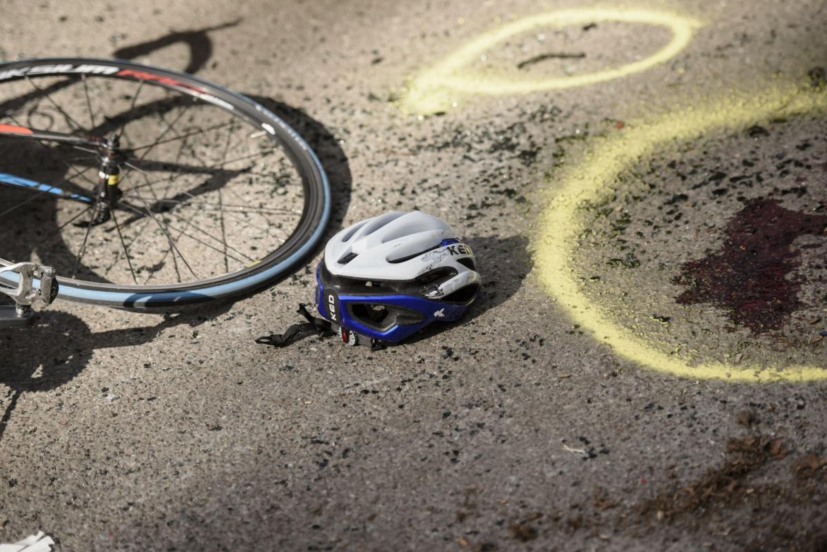 Tragico incidente a Teramo, morto 19enne in bici investito da un’auto