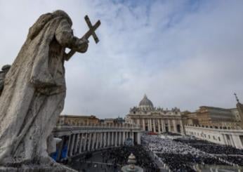 Pasqua, il Papa non sarà alla Via Crucis al Colosseo: “Troppo freddo”