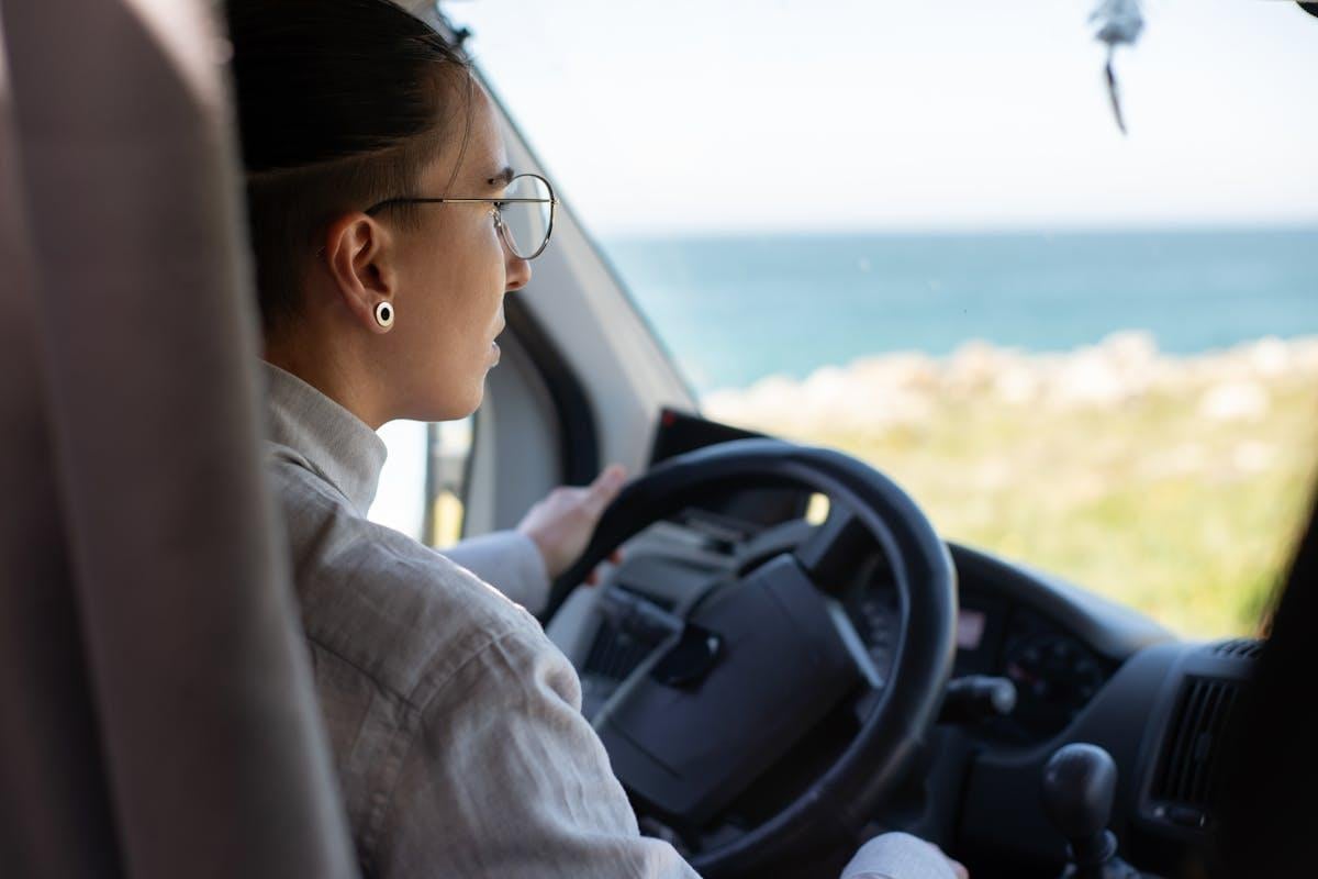 Aria condizionata in auto: ecco quando rischi una multa fino a 444 euro