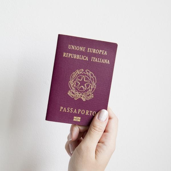 Passaporto da Poste Italiane: richiesta e rinnovo dall’11 marzo