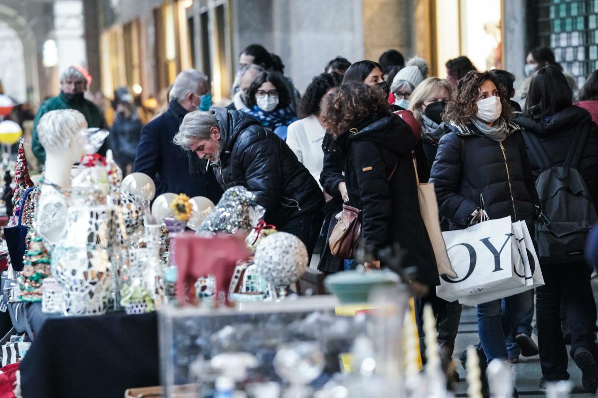 Natale 2023, shopping in rialzo, Coldiretti: “Ecco le tendenze”