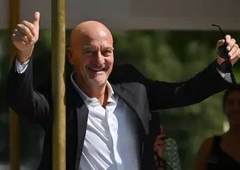 Gaffe di Claudio Bisio con Mara Venier: cos’è successo tra i due