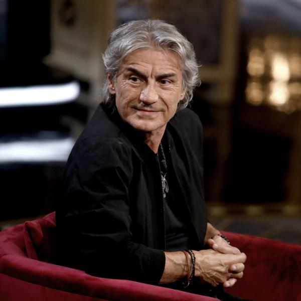 Ligabue smentisce Antonella Clerici a Belve: “Non ho mai detto una cosa del genere, certe frasi non mi appartengono”