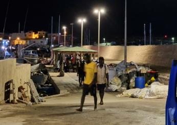 Migranti a Lampedusa: quasi 1500 nelle ultime ore dopo gli sbarchi