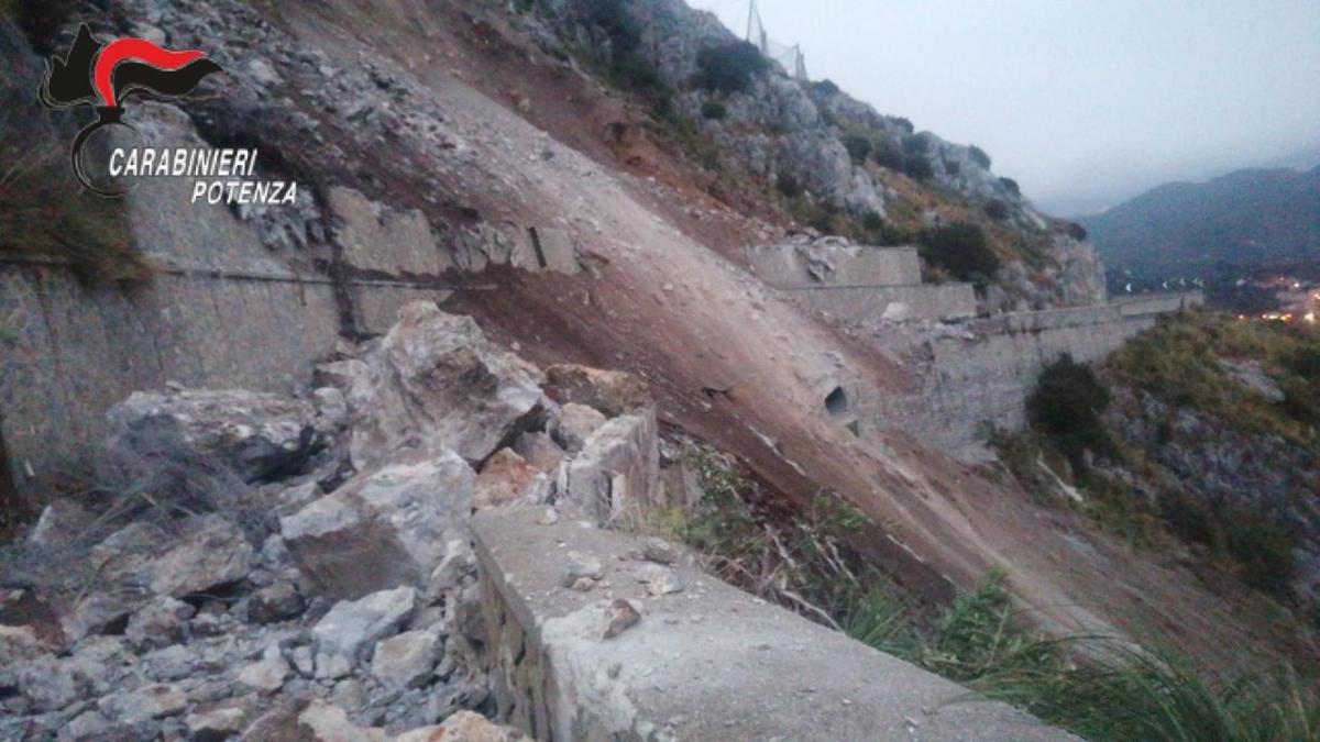 Monteverdi Marittimo (Pisa), ponte crollato: nessun ferito