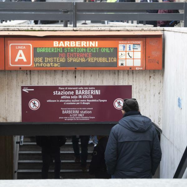 Roma Metro A, il sindaco Gualtieri sconfessa il suo assessore Patanè: “La Metro A riapre fino alle 23, chiuderà alle 21 per pochi mesi nell’estate 2024″| VIDEO