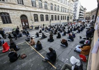 Cinque in condotta e sospensioni per l’occupazione del Liceo Tasso di Roma. Arriva il plauso di Valditara: “Bravo il preside”