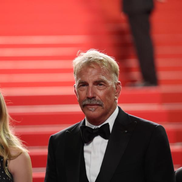 Festival di Cannes 2024, Kevin Costner torna con un film western: trionfo per il film “Horizon”. Ecco quando uscirà in Italia