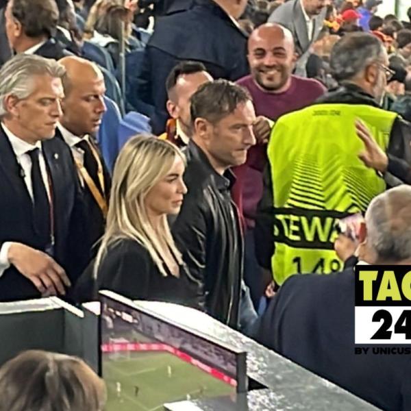 L’amore giallorosso tra Totti e Noemi, prima volta allo stadio insieme per Roma-Bayer | FOTO e VIDEO